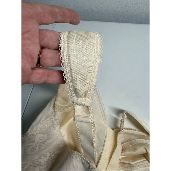 Playtex 469518 Hour Ultimate Shoulder Comfort Beige  Wireless Bra Sz 46C - Picture 12 of 13
